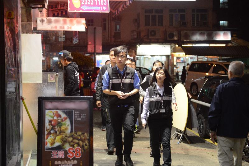 Tobacco Control Inspectors conduct a night operation.