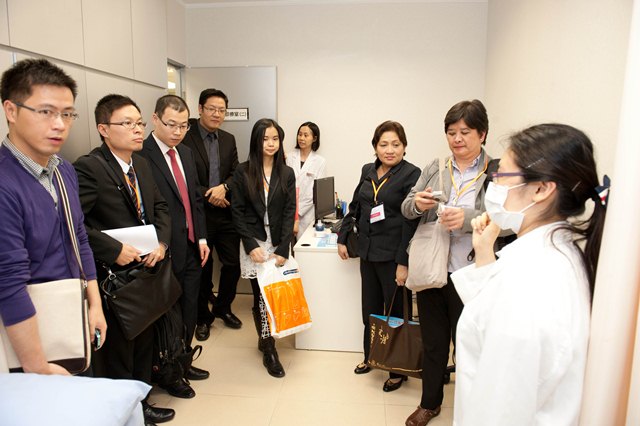 Visit of Pok Oi Hospital Community Health Centre