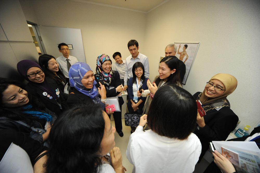 Delegates visited community-based smoking cessation clinics and school-based smoking prevention programme